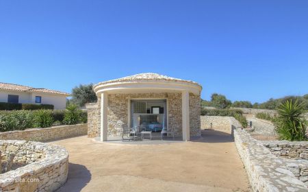 Bed & Breakfast no.21114 Bonifacio - Corse - chambre d'h&ocirc;tes &agrave; Bonifacio : Corse du Sud : la maisonnette