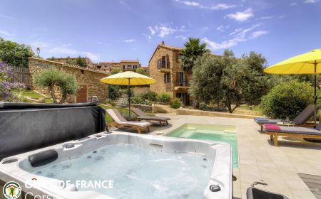 Bed & Breakfast no.26021 Piana - Corse - Chambre d'h&ocirc;tes, &agrave; Piana, la c&ocirc;te Ouest, Corse du Sud, labellis&eacute; G&icirc;tes de France : la piscine et le spa