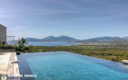 Bed & Breakfast no.28751 Porticcio - Corse - Chambre d'h&ocirc;tes &agrave; Sainte-Lucie de Porto-Vecchio, le Sud Corse :la piscine et la vue